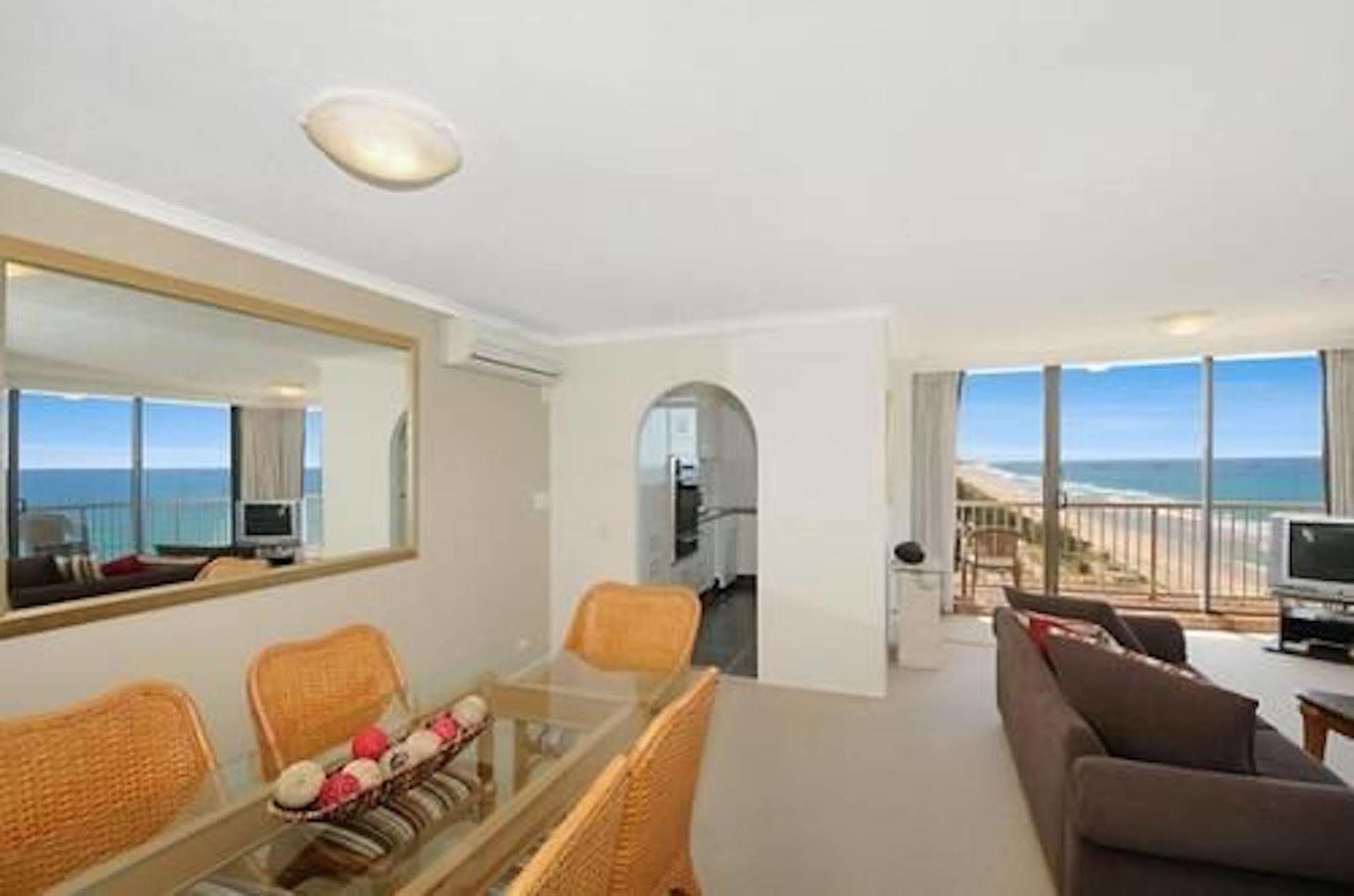 Boulevard Towers On Broadbeach Gold Coast Eksteriør billede