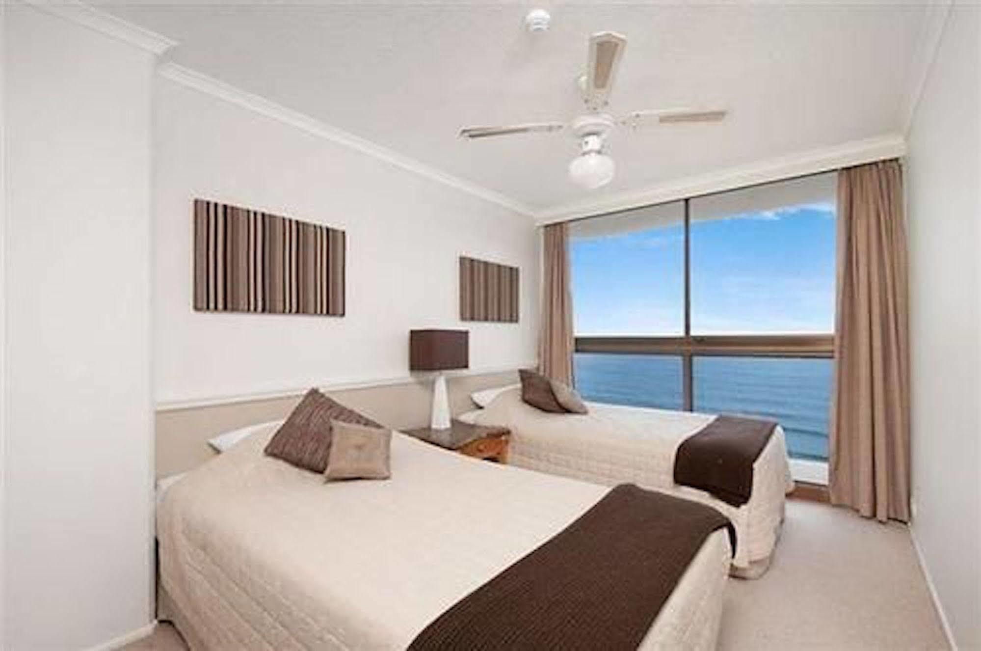 Boulevard Towers On Broadbeach Gold Coast Eksteriør billede