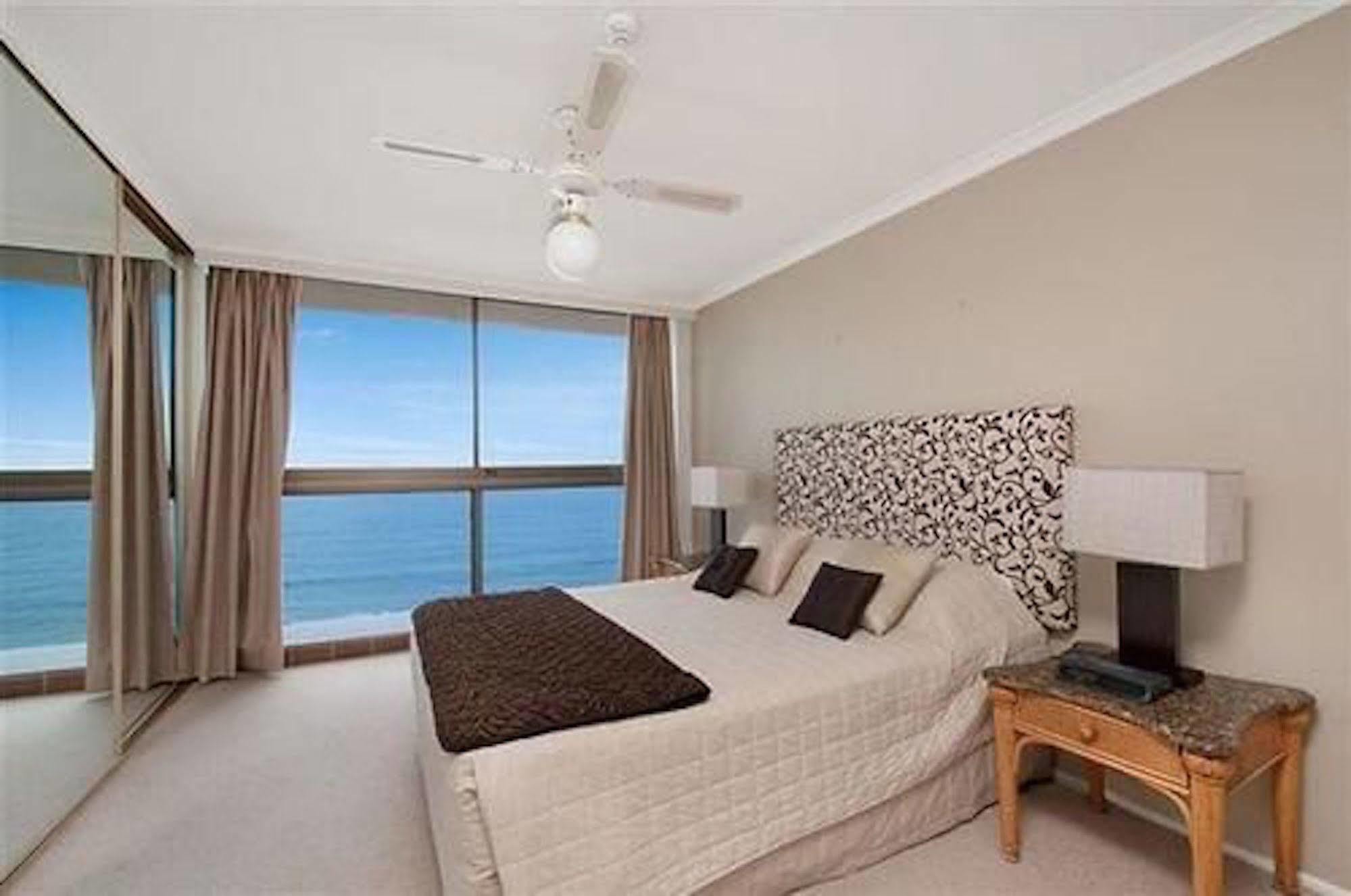 Boulevard Towers On Broadbeach Gold Coast Eksteriør billede